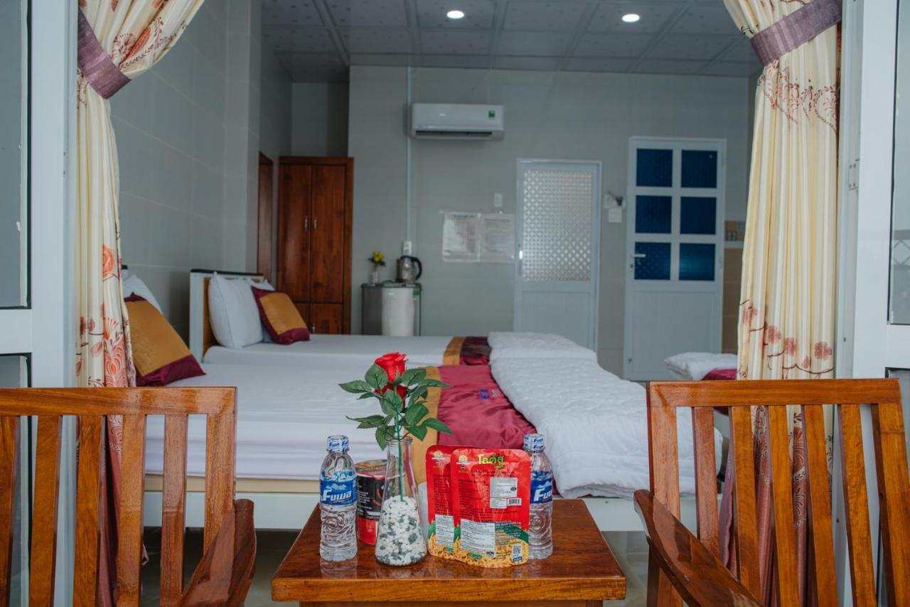 Hiep Hoa Hotel Чау-Док Экстерьер фото